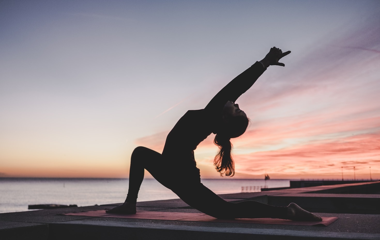 Die Philosophie hinter Nackt-Yoga erklärt